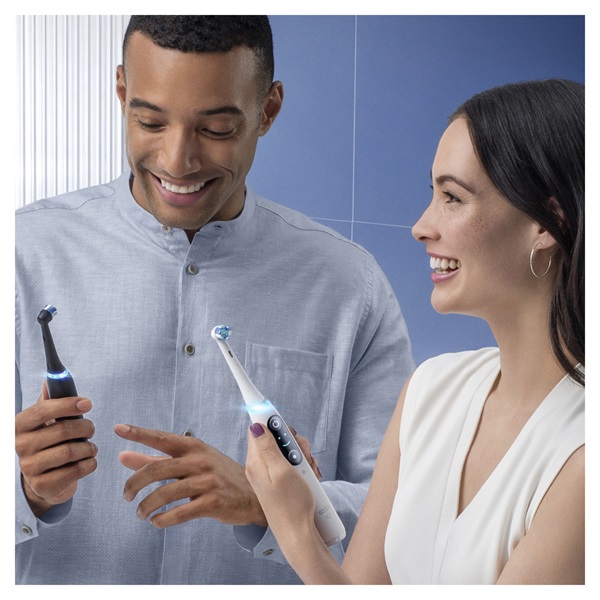 Oral-B iO Series Black/White 8 duo elektromos fogkefe