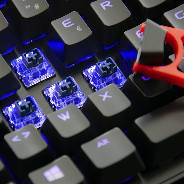 Spirit of Gamer XPERT K900 HUN fekete RGB USB mechanikus gamer billentyűzet